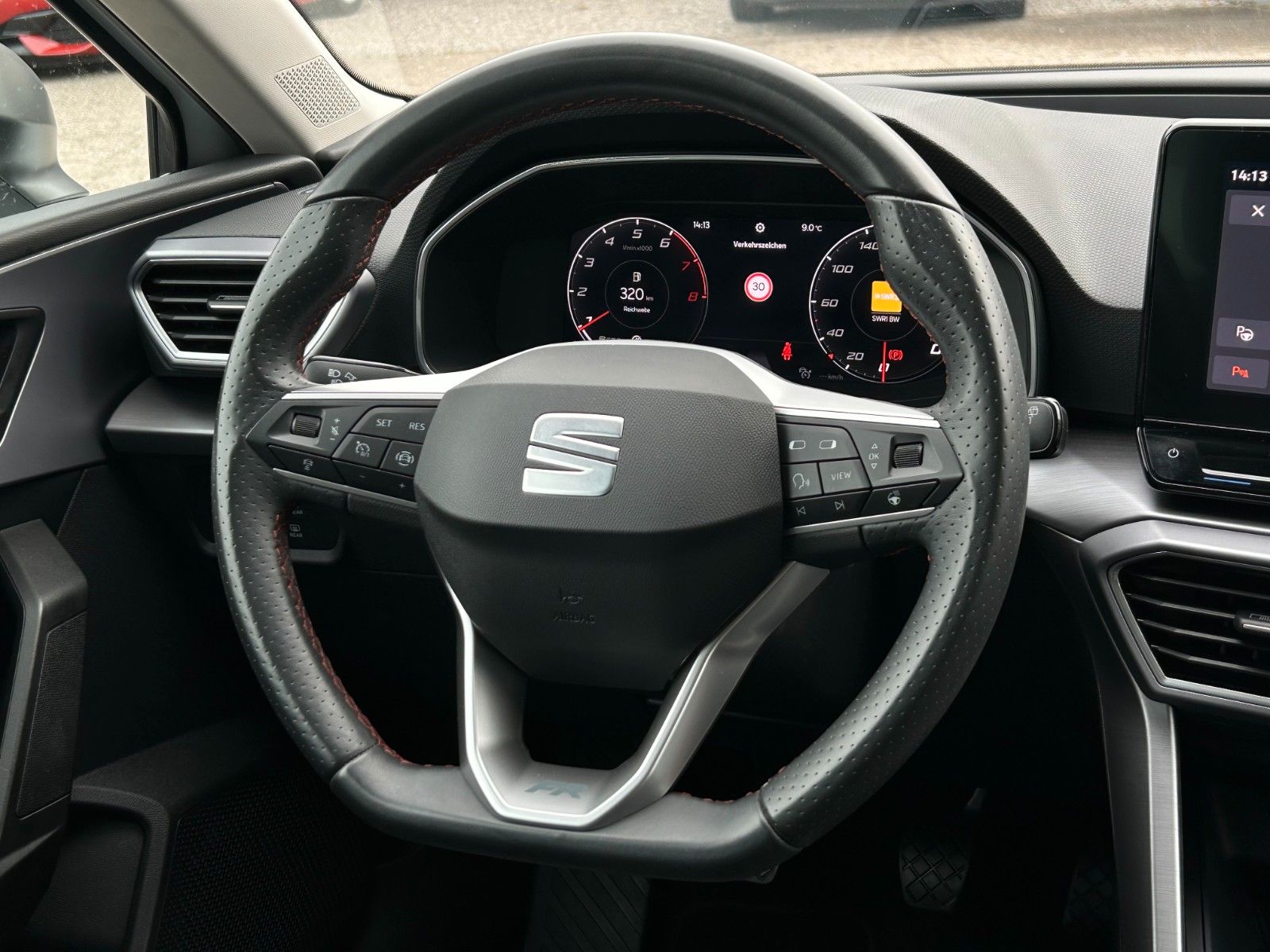 Fahrzeugabbildung SEAT Leon 1.5 TSI FR ACC LED VC SHZ LHZ Kam Ambiente