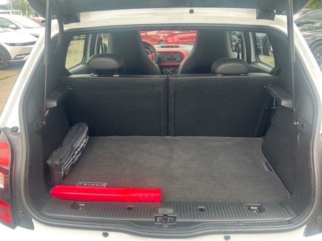 Fahrzeugabbildung Renault Twingo Luxe 0.9 TCe 90 Sportpaket Soundsystem Kl