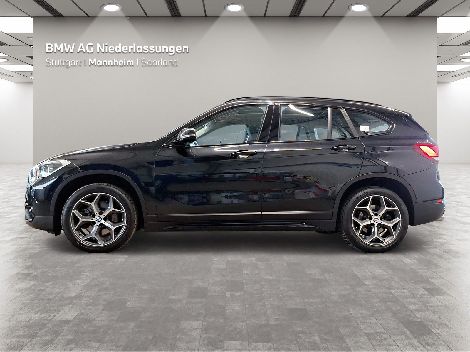 BMW X1 xDrive20d Sport Line Navi AHK Kamera HiFi foto 3
