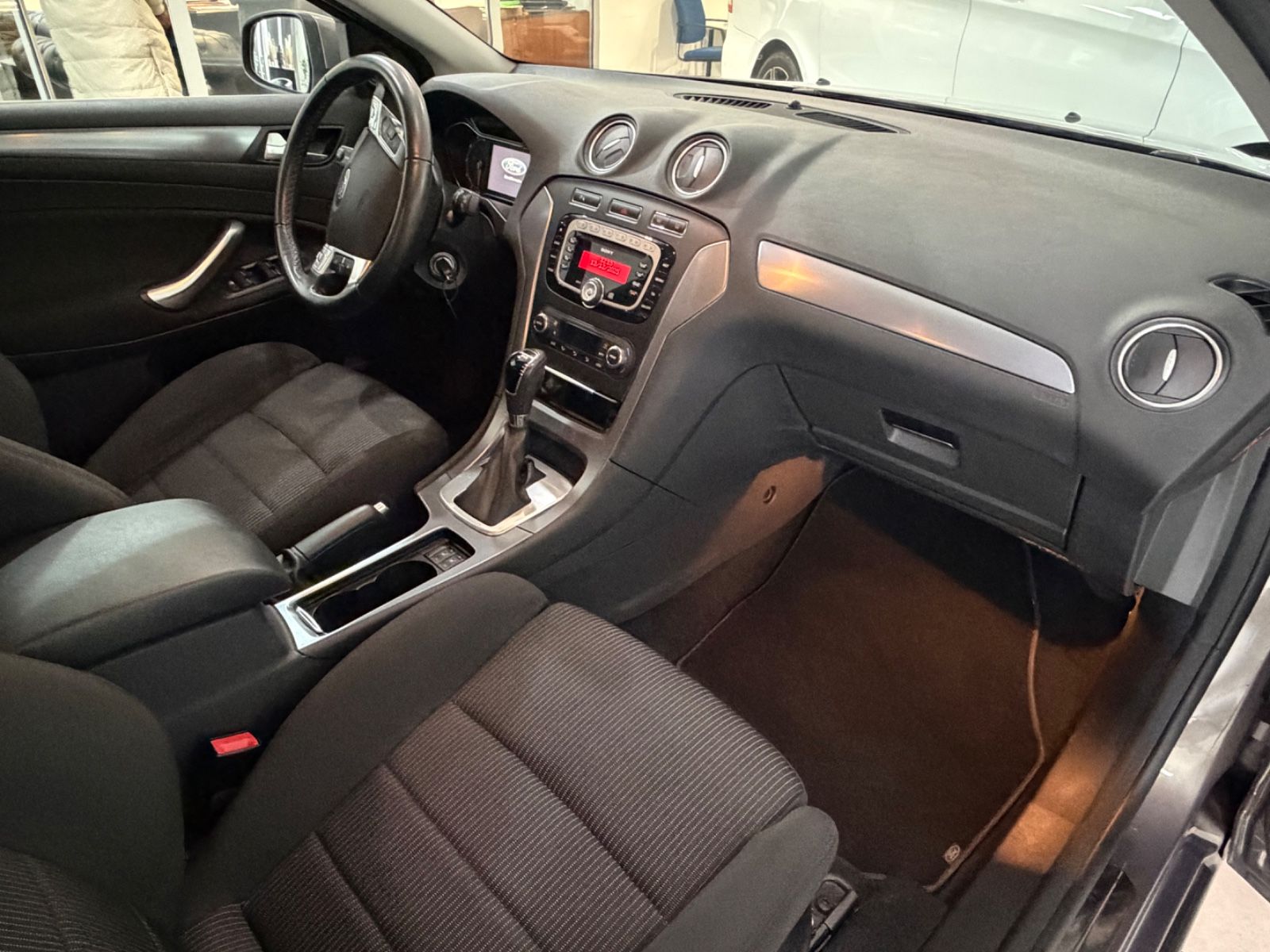 Fahrzeugabbildung Ford Mondeo Turnier Titanium