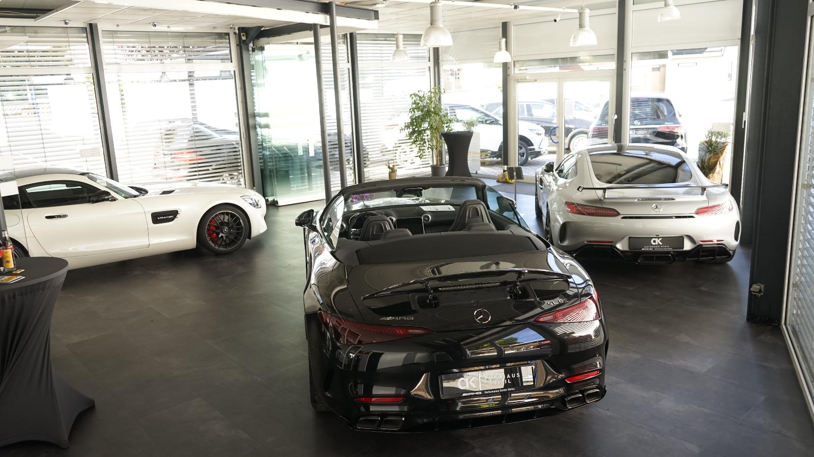 showroom-image-main