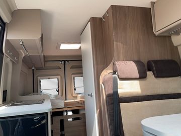 Carado CV 640 PRO AWT isoliert Rahmenfenster