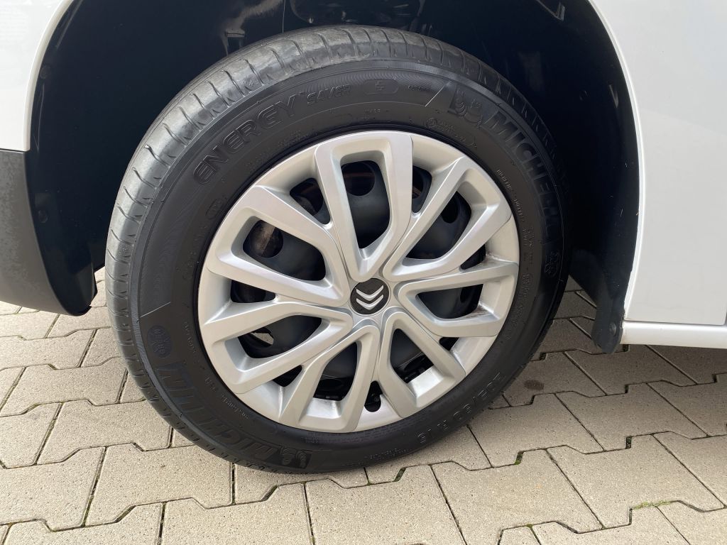 Fahrzeugabbildung Citroën Berlingo M PureTech 110 FEEL *Keyless*PDC*8Zoll*
