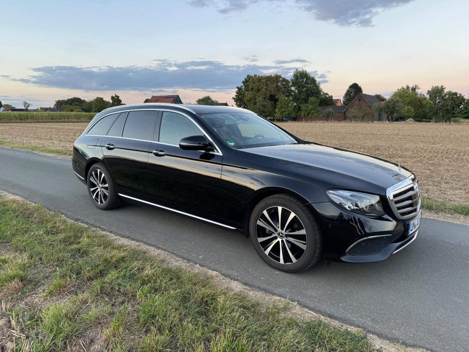 Mercedes-Benz E 220 d 4MATIC T-Modell | Exclusiv