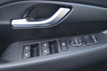 Hyundai i30 1.5 T-GDI Hybrid48VDCT.NAVI-KAMERA-SHZG-PDC-