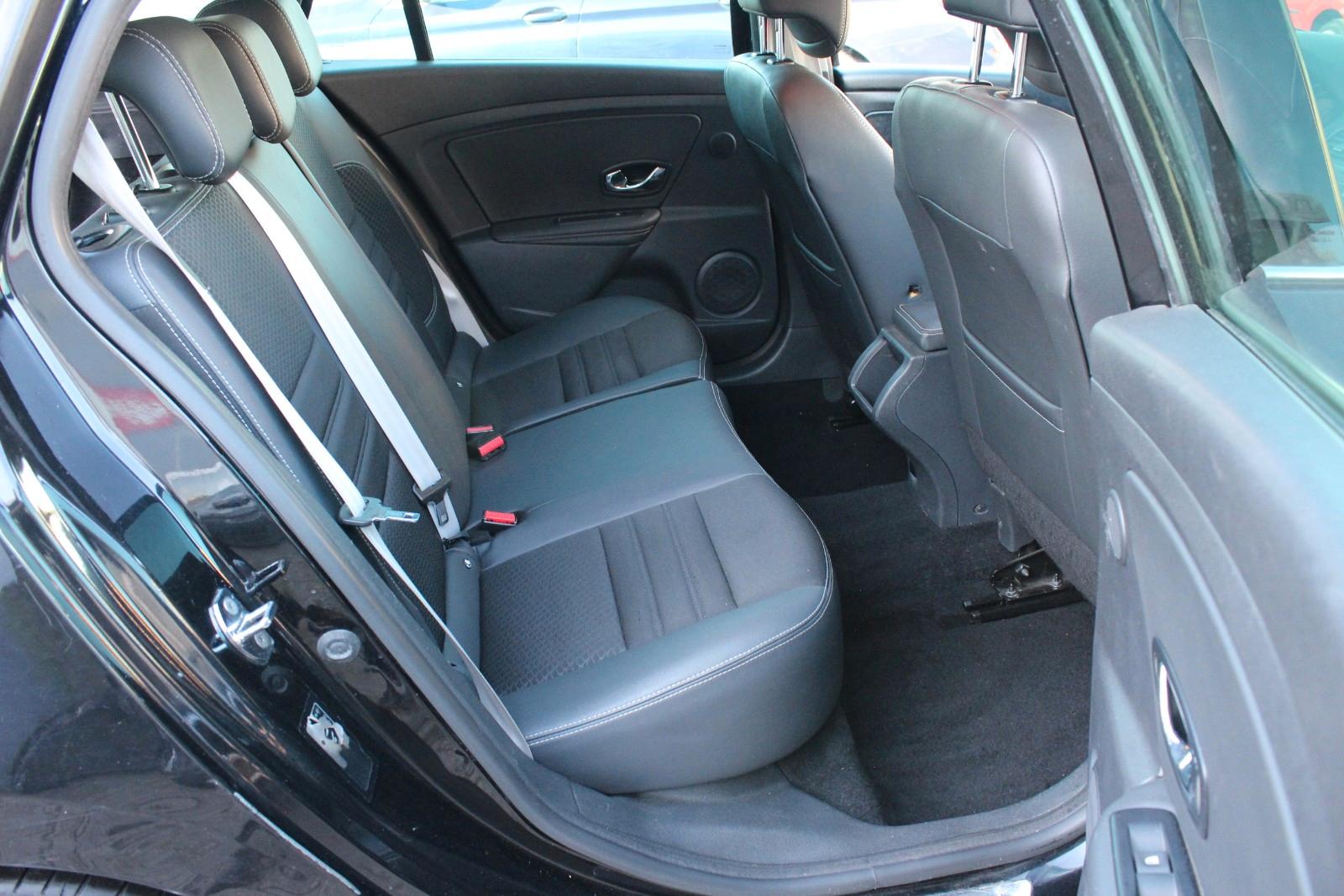 Renault Megane 2015 — фото 12