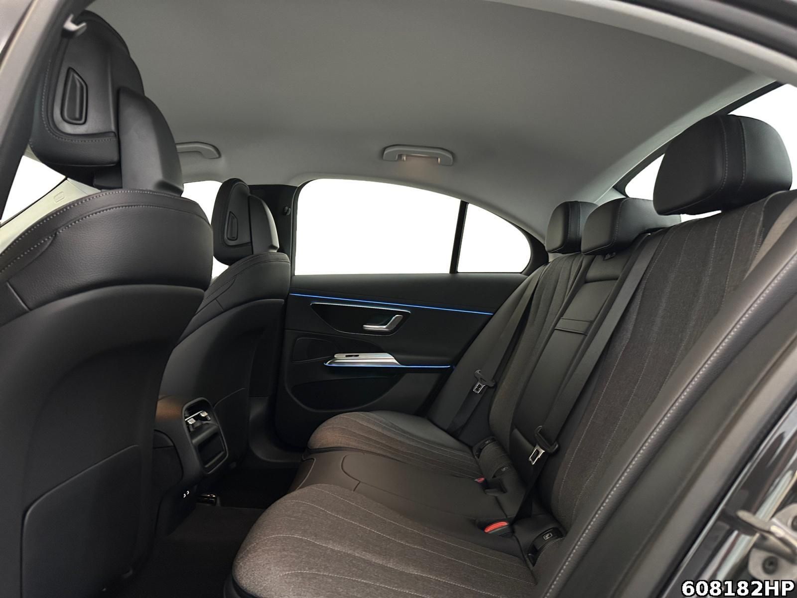Mercedes-Benz E 220 d Avantgarde AHK Distronic Ambiente + foto 11