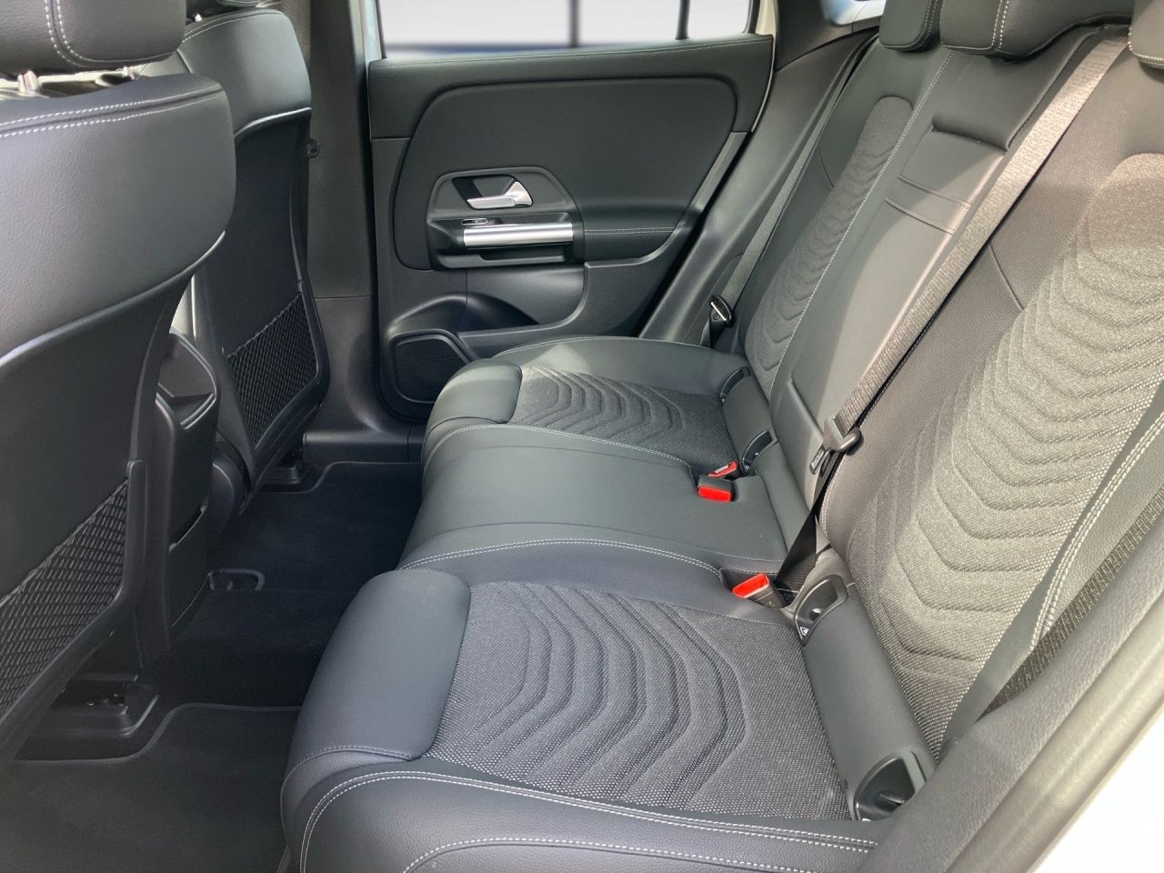Fahrzeugabbildung Mercedes-Benz EQA 250+ BONUS+PANO+LENKRADHEIZ+KAMERA+