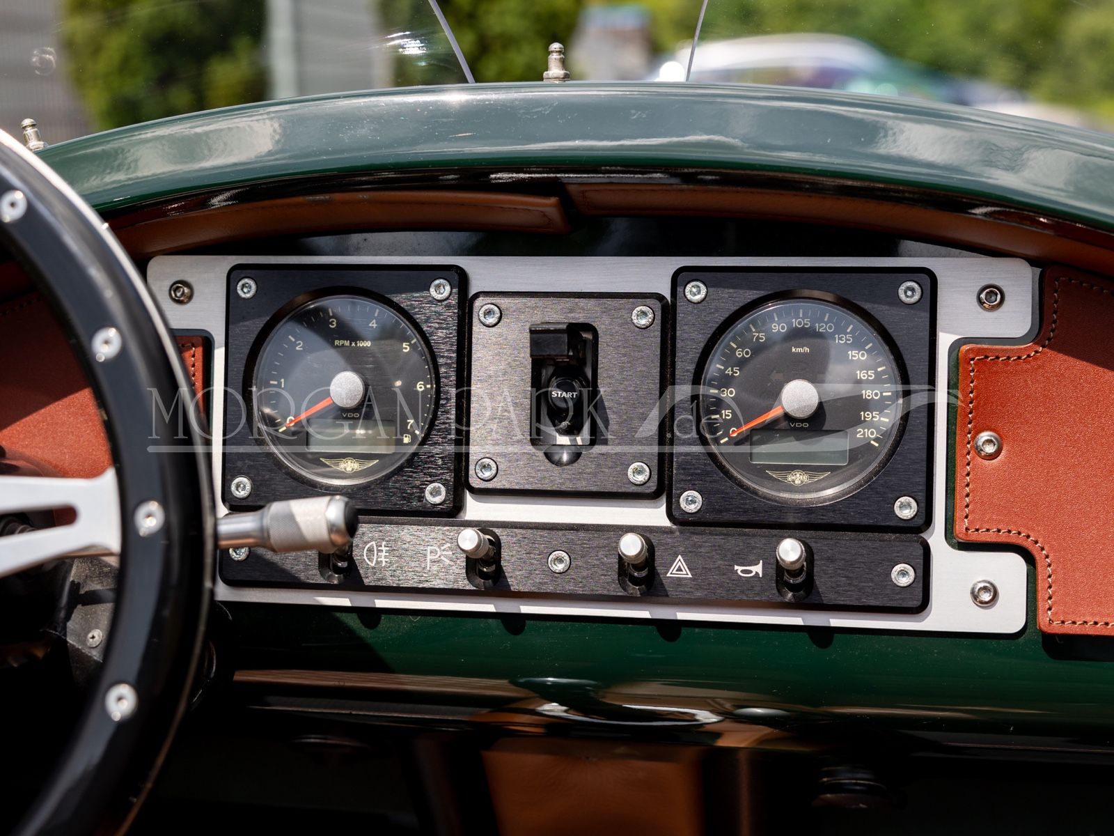 Fahrzeugabbildung Morgan 3 Wheeler *Sport Green / Honey / 110 Years*