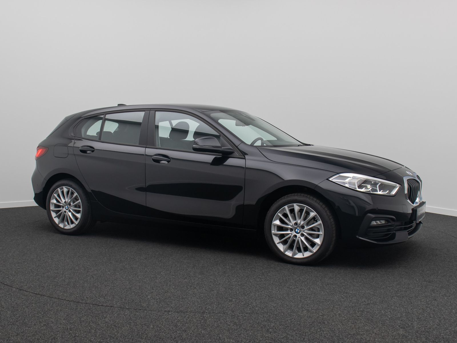 Fahrzeugabbildung BMW 118i Advantage HUD Kamera Alarm DAB CockpitProf