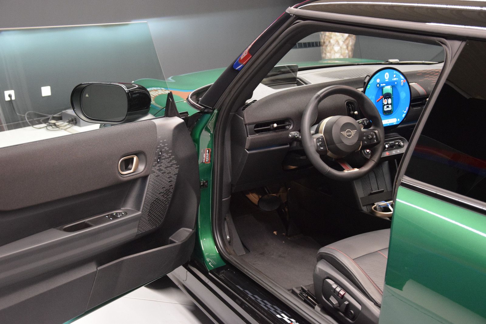 Fahrzeugabbildung MINI Cooper C JCW Trim Paket-XL Pano H&k 360° HuD