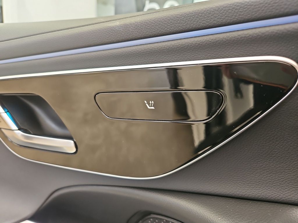 Fahrzeugabbildung Mercedes-Benz E 200 T Avantg. Distronic+ AHK Navi LED KAM SHZ
