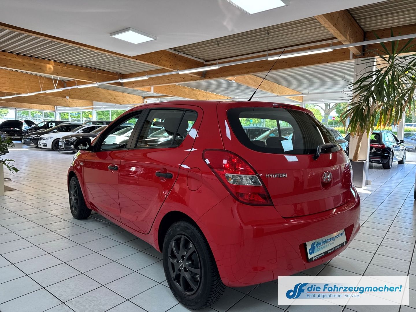 Fahrzeugabbildung Hyundai i20 Comfort 1.2 Klima el.SP teilb.Rücksb AUX MP3