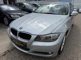 BMW 318 i*Aut*Panorama*PDC*AHK*Top Zustand* - BMW 318 aus 2011: 318i