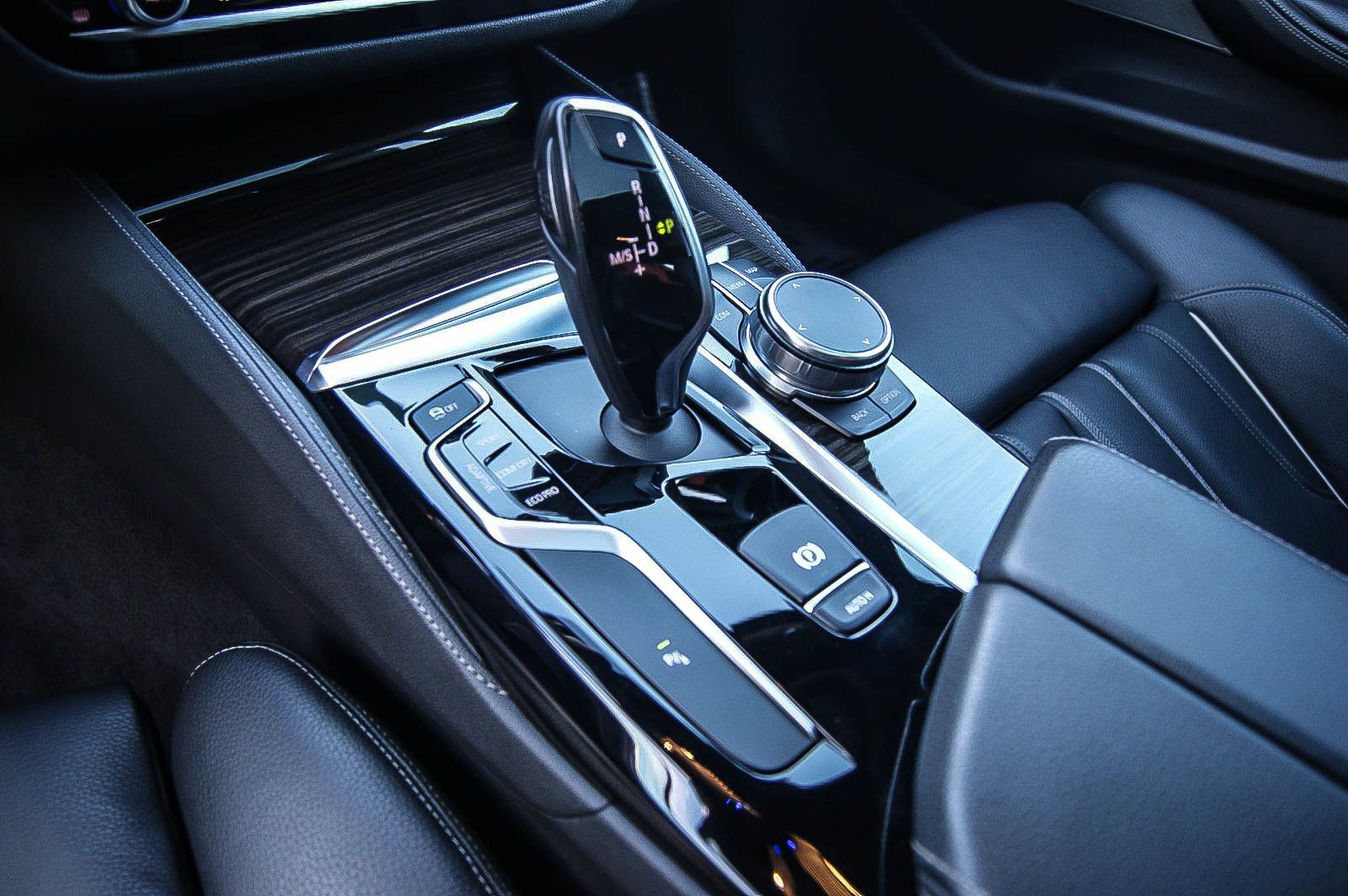 Fahrzeugabbildung BMW M550 xDrive V8 340kW/462PS HEADUP HARMAN&KARDON