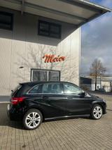 Mercedes-Benz B 180 CDI Zahnriemen,HU und Service Neu - Mercedes-Benz B 180 mit Diesel-Antrieb: Limousine, Automatik