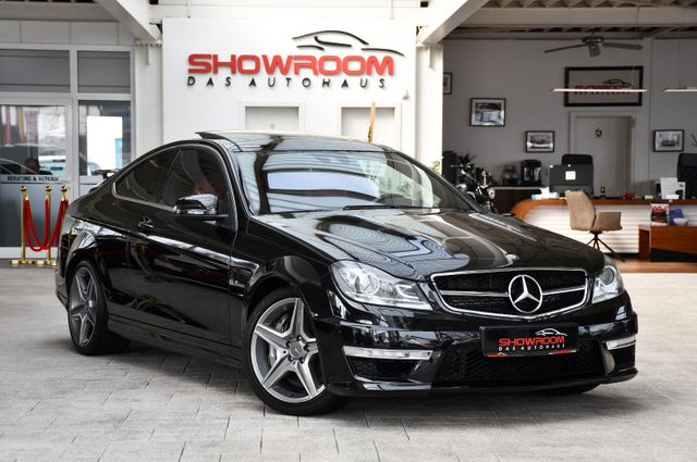 Mercedes-Benz C 63 AMG Coupe Facelift Panorama Comand Kamera