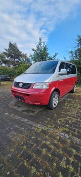 Volkswagen T5. 1.9 Diesel 128600 km 9 Sitzplätze - Volkswagen T5 aus 2007: 1.9
