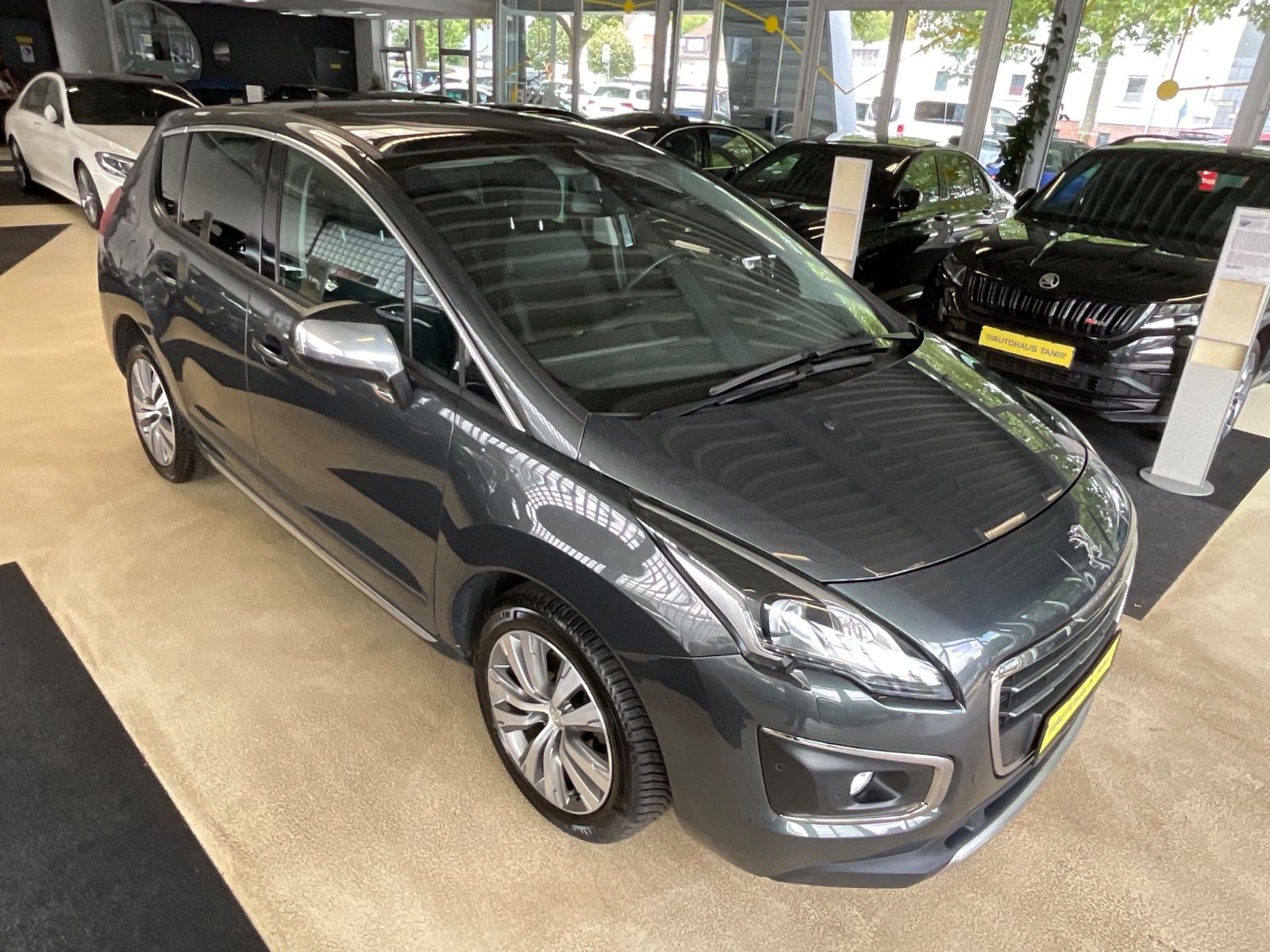Fahrzeugabbildung Peugeot 3008 Allure*Head-Up Display