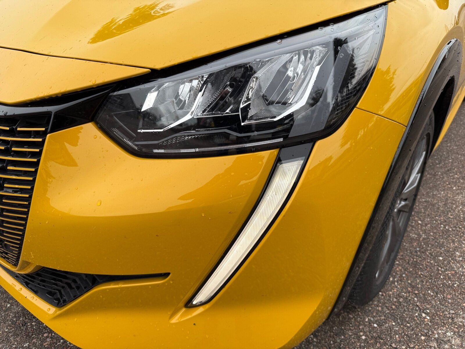 Peugeot 208e Allure *SITZHEIZUNG+TEMPOMAT+LADEKABEL TYP2 imagem 3