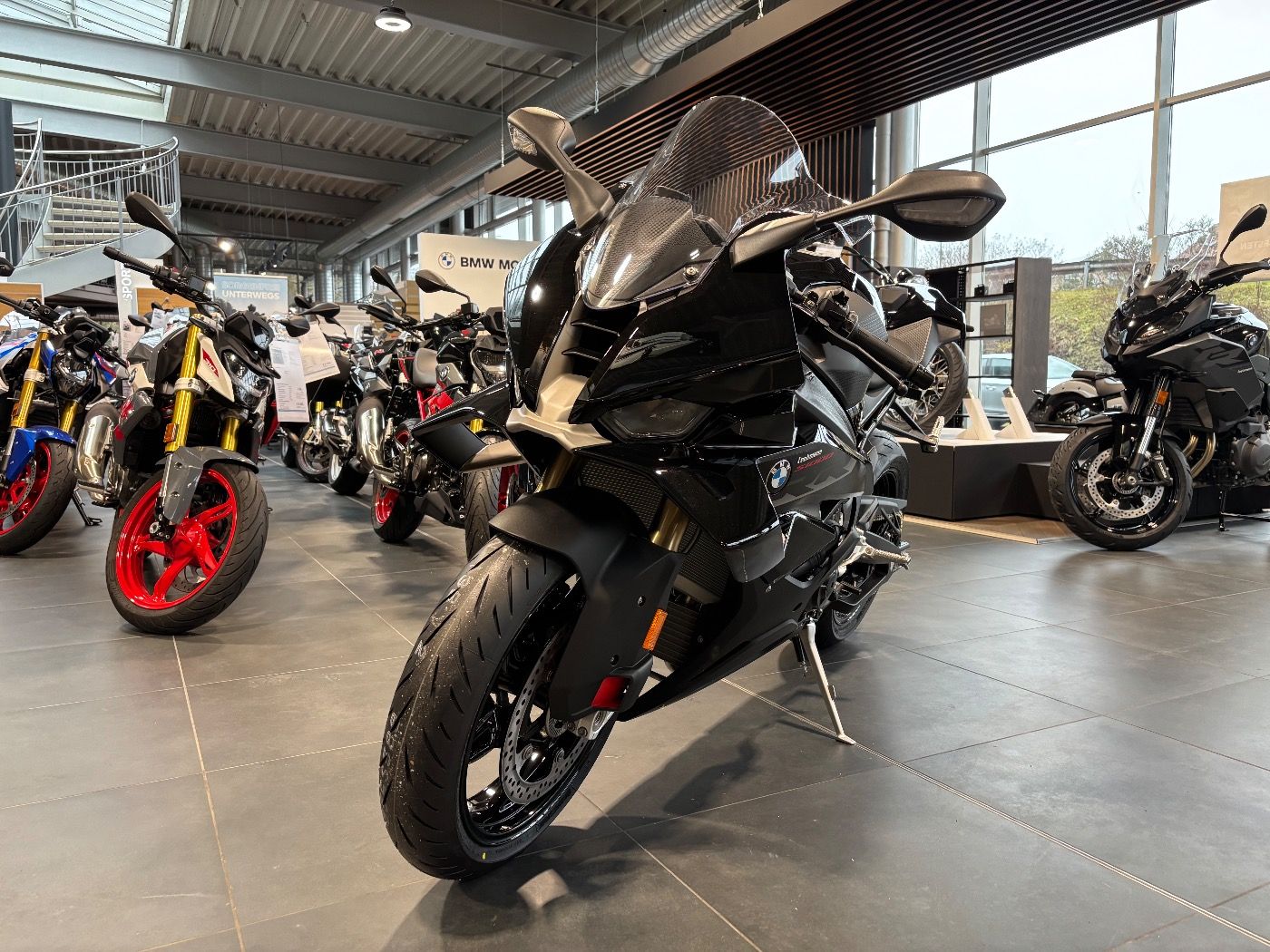 Fahrzeugabbildung BMW S 1000 RR Race- und Dynamikpaket