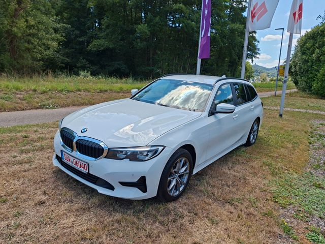 BMW 320  Touring 320 d Advantage