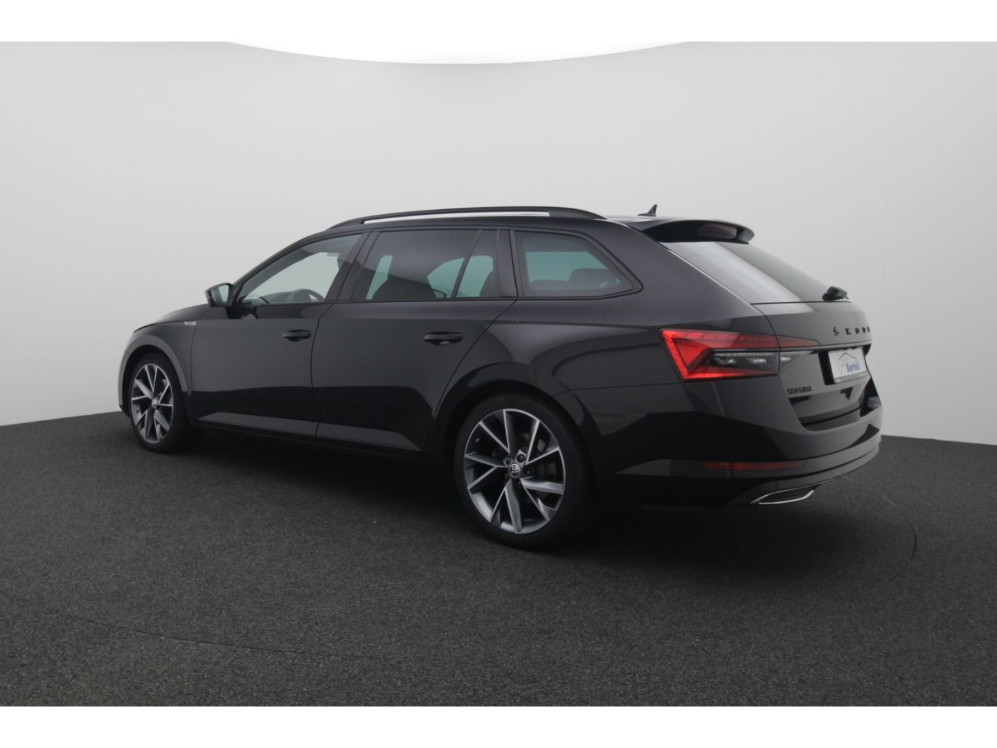 Fahrzeugabbildung SKODA Superb Combi SportLine 4x4 Digi Cockpit 360 Kame