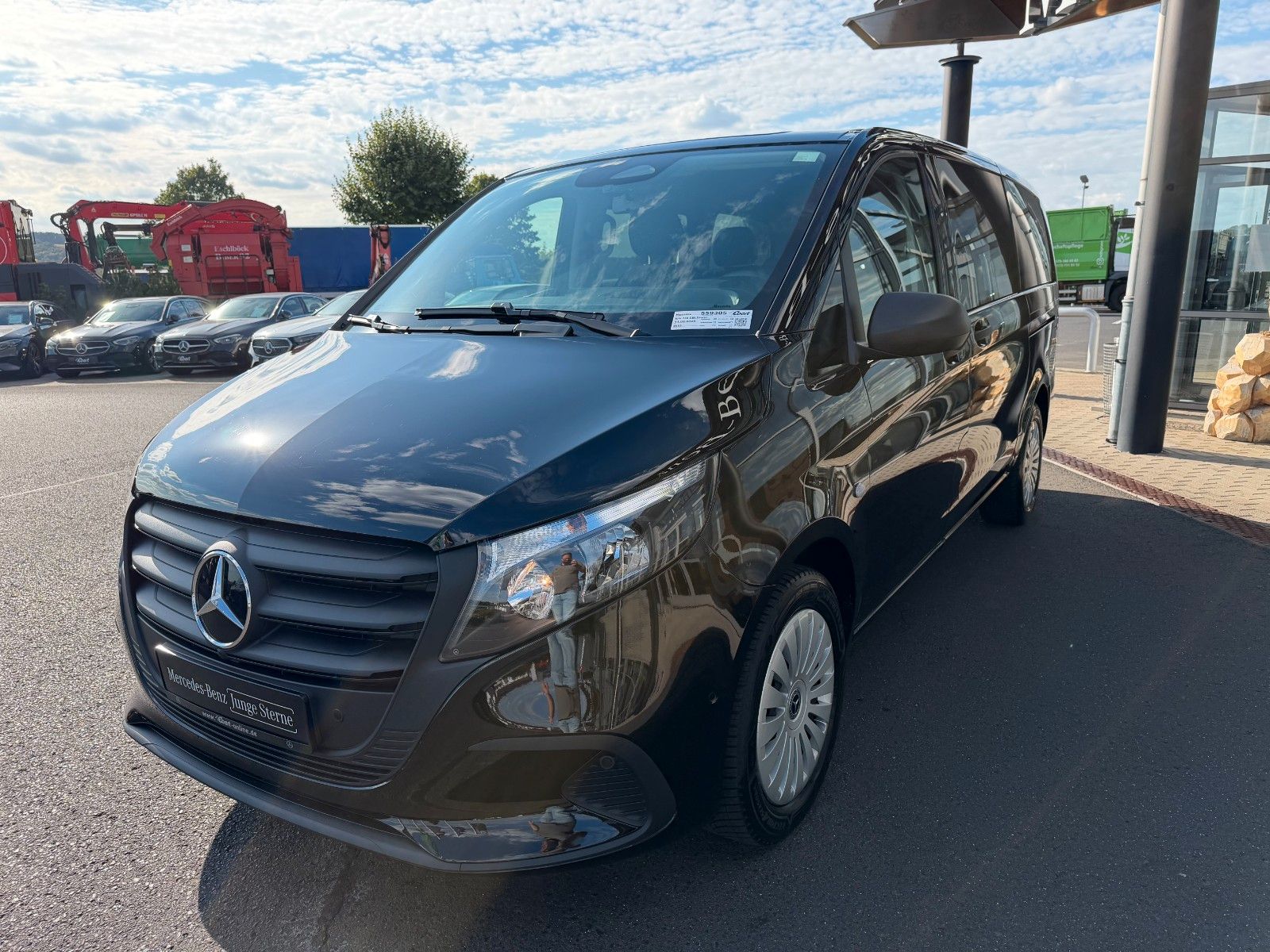 Fahrzeugabbildung Mercedes-Benz Vito 116 CDI 9G Tourer AHK2,5to Navi