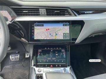 Audi Q8 e-tron - 11