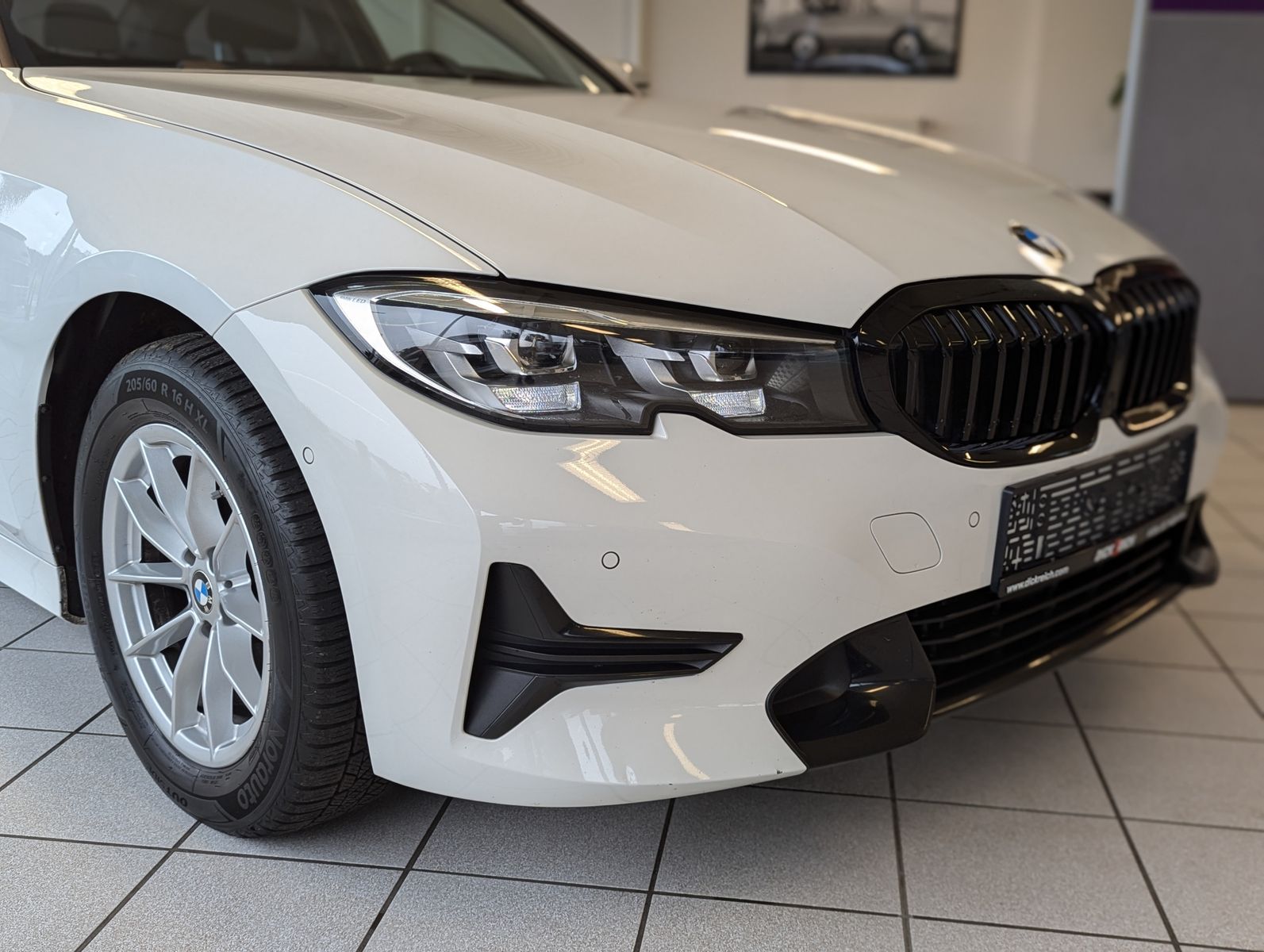 BMW 320 i Aut. Sport-Line T-Leder Shadow LED Kamera - Image 9