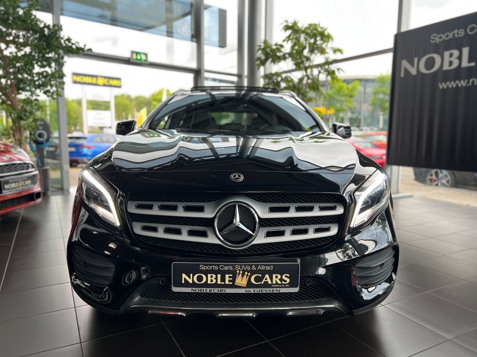 Fahrzeugabbildung Mercedes-Benz GLA 250 AMG 4Matic LED PANO KLIMA