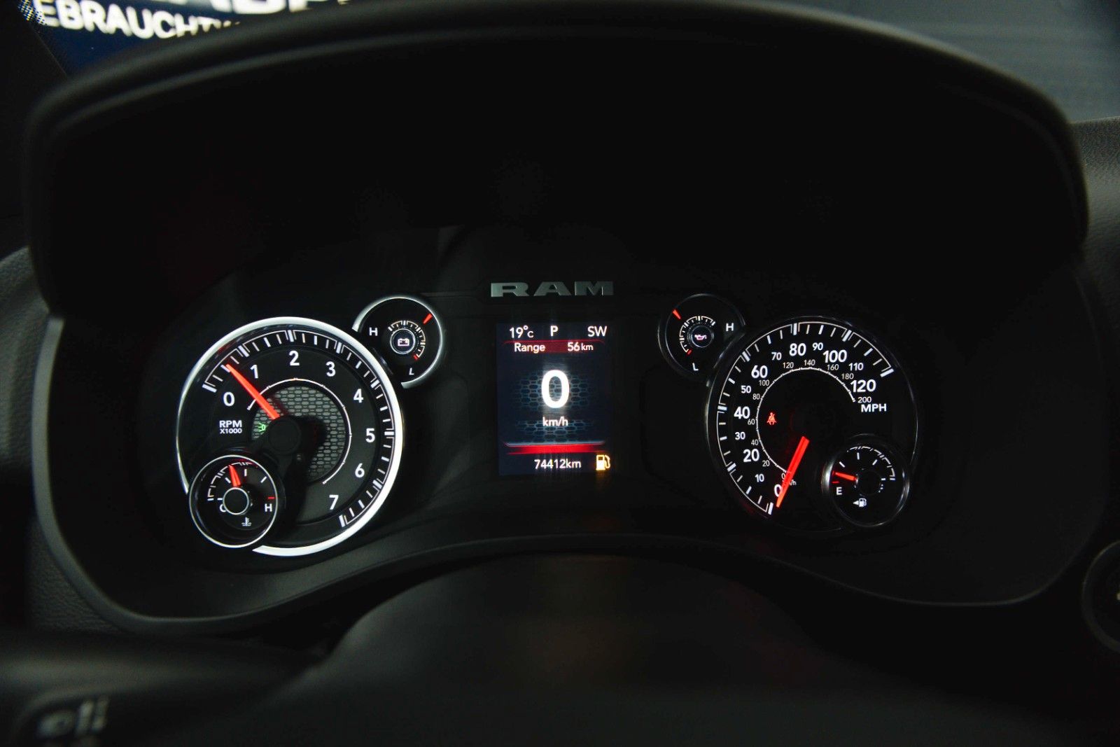 Fahrzeugabbildung Dodge RAM 5.7 V8 HEMI 4x4 OFFROAD Night-Paket *LED*