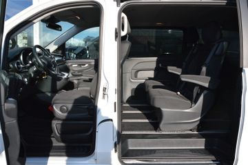 Mercedes V 220 - 4
