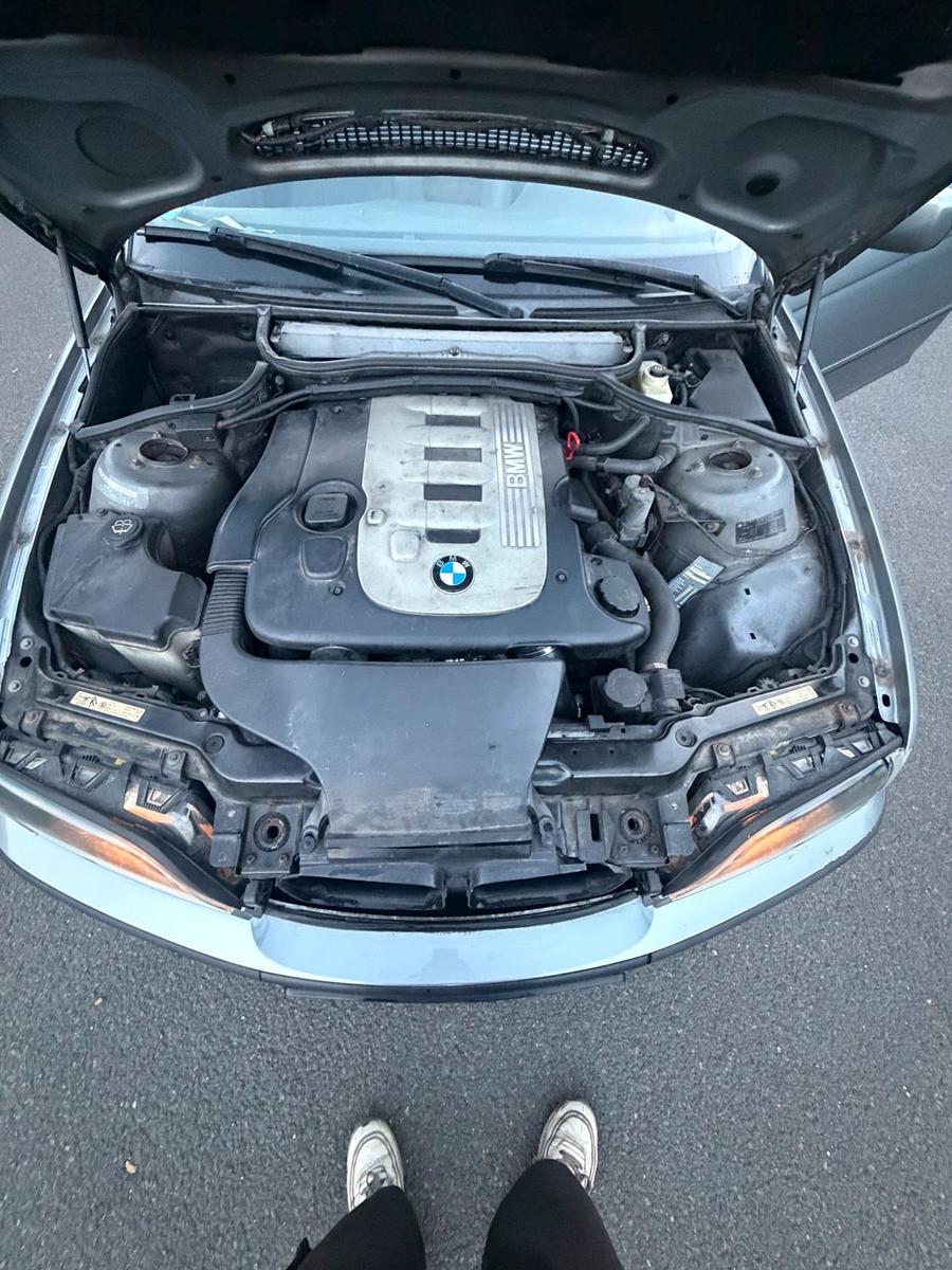 BMW 330 2004 — photo 15