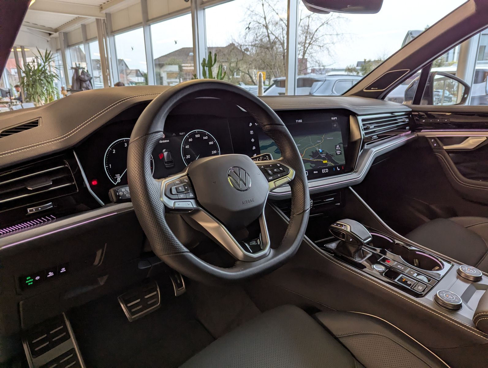 VW Touareg 3.0TDI 4M R-Line VOLL Black 22" UPE 114T - Image 22