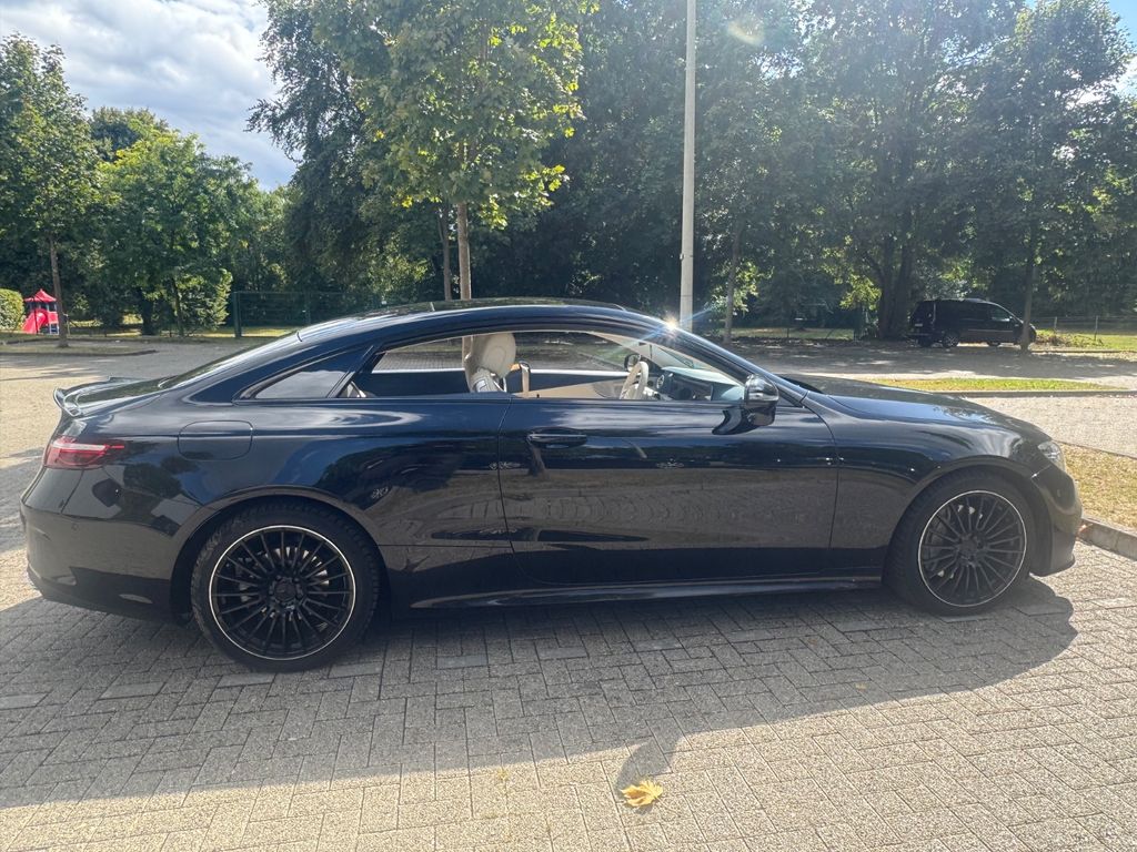 Image of Mercedes-Benz E 220