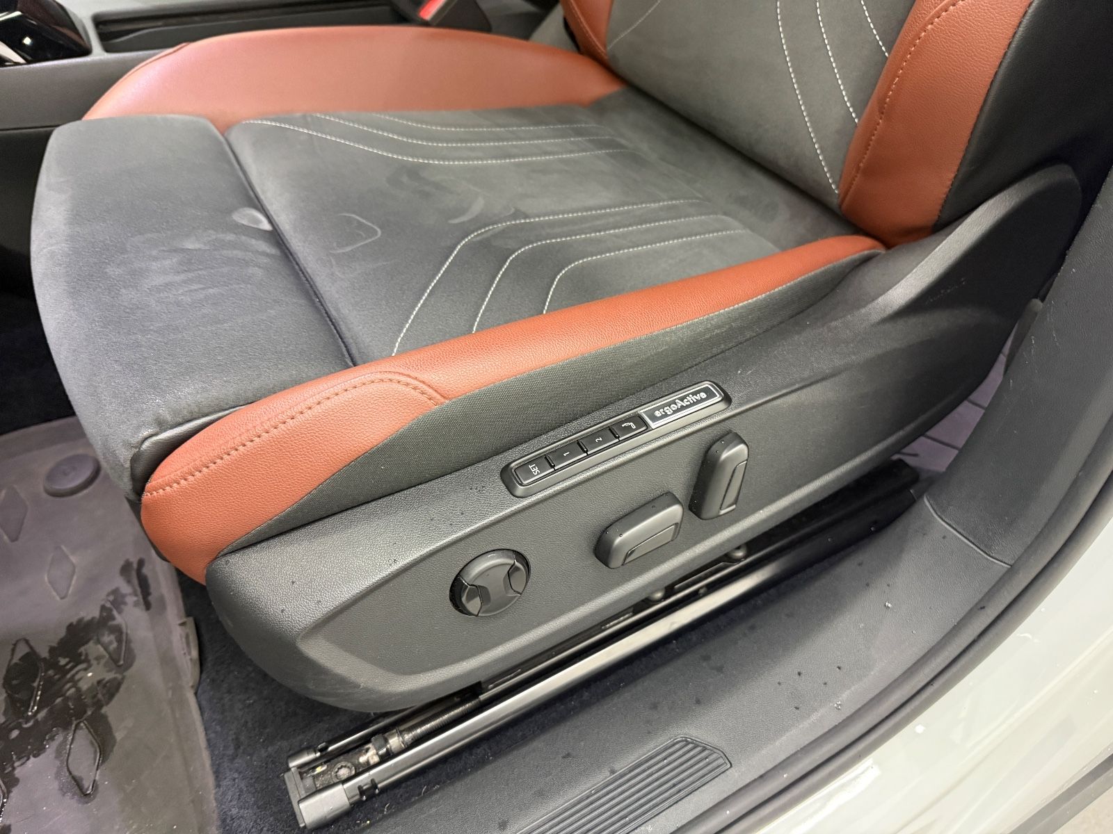 Volkswagen ID.4 Pure 109 kW Style*IQ.Light*Bi-Color Int*ACC foto 17