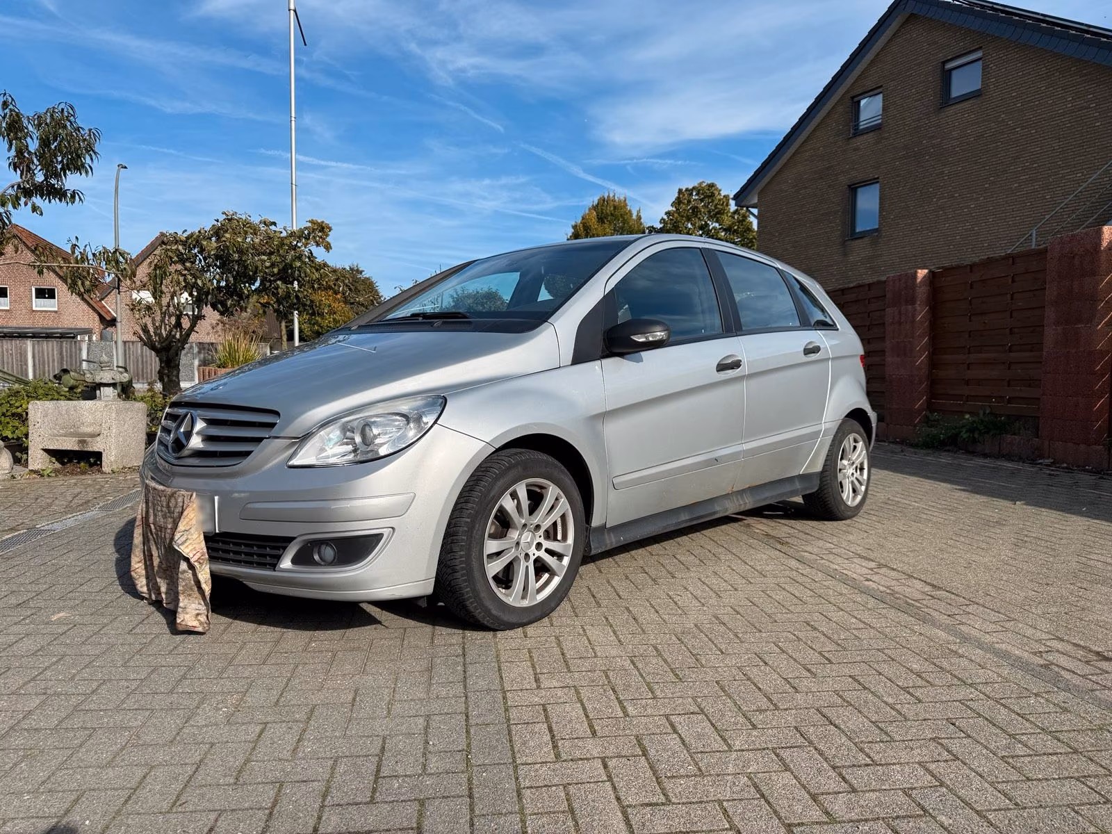 Mercedes-Benz B 180