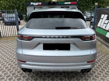 Porsche Cayenne - 7