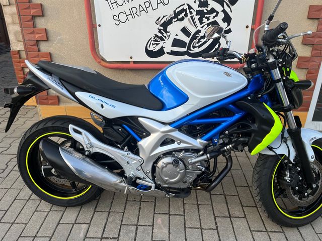 Suzuki SFV 650 Gladius ABS , EZ 03/2010 mit nur 12000