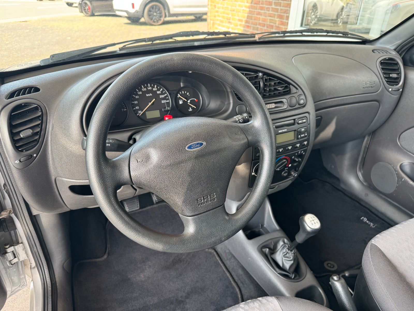 Fahrzeugabbildung Ford Fiesta 1.3 Klima/TÜV 8-27/Fast 1.Hd/40 Tkm