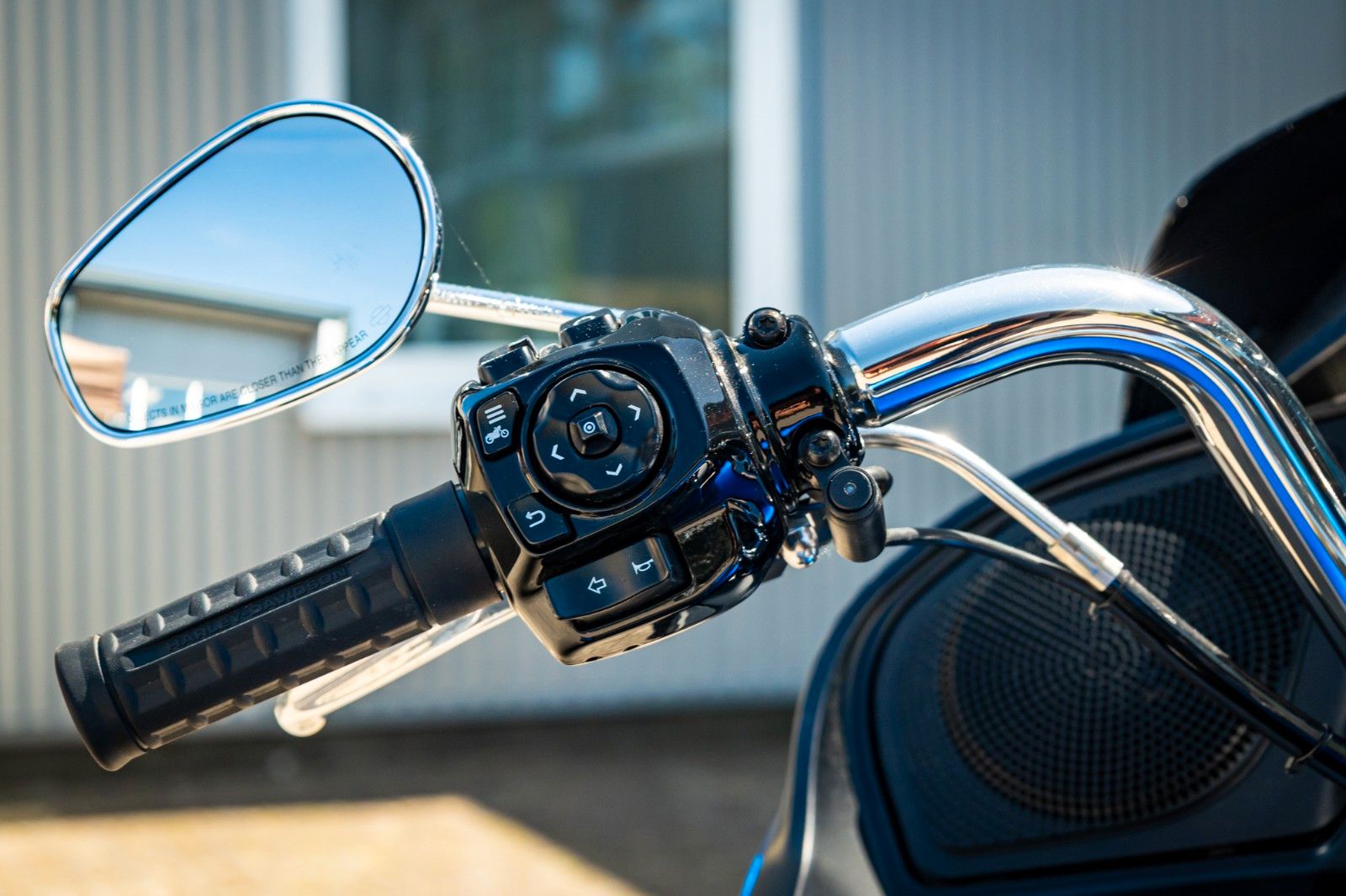 Fahrzeugabbildung Harley-Davidson ROAD GLIDE FLTRX 117 cui - Jekill & Hyde -
