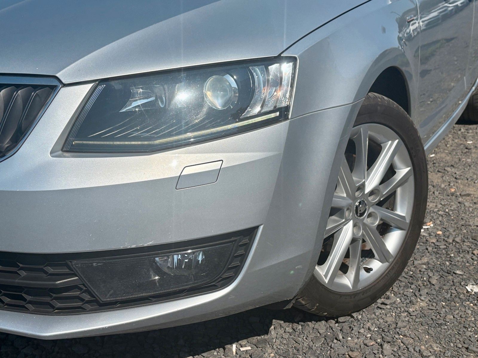 Fahrzeugabbildung SKODA Octavia 2.0 TDI Combi Joy DSG Navi Xenon SCHECKH