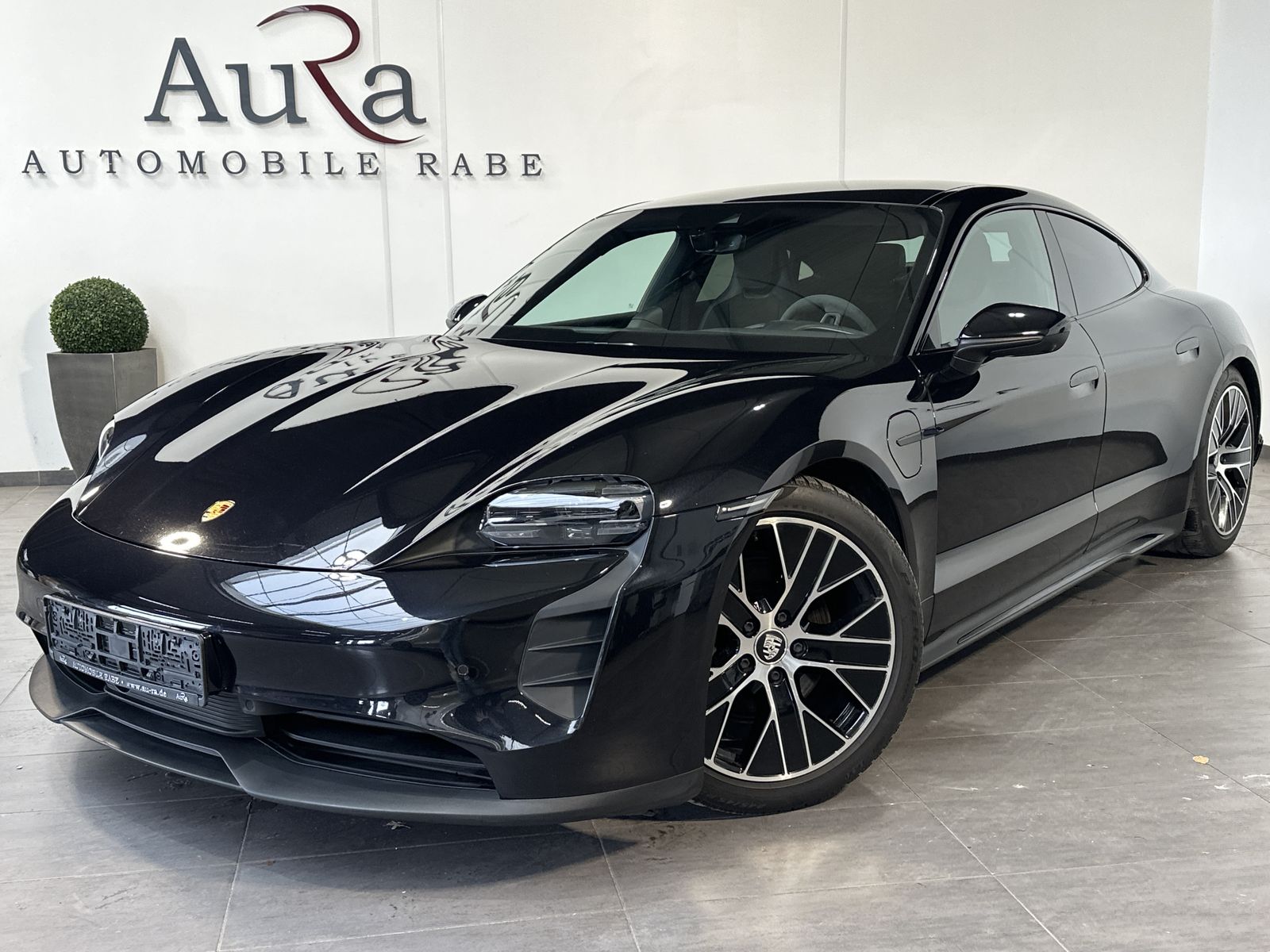 Fahrzeugabbildung Porsche Taycan Sport-Design NAV+LED+PANORAMA+360°+20ZOLL