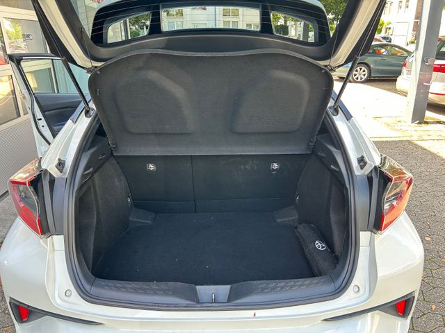 Fahrzeugabbildung Toyota C-HR Hybrid Team D+Kamera+Navi+LED+BT+PDC+SHZ+BC