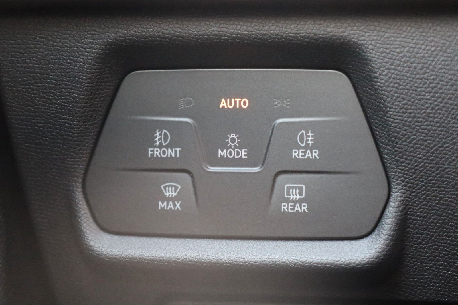 Fahrzeugabbildung CUPRA Formentor 1.5 eTSI 110 kW *Allwetter