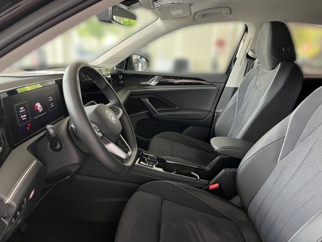 Fahrzeugabbildung Volkswagen Tiguan 1.5 eTSI DSG ELEGANCE AHK IQ.DRIVE IQ.LIG