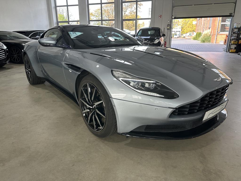 Aston Martin DB11