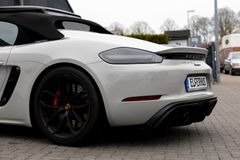 PORSCHE 718 Boxster Spyder Kreide/Bose/Carbon