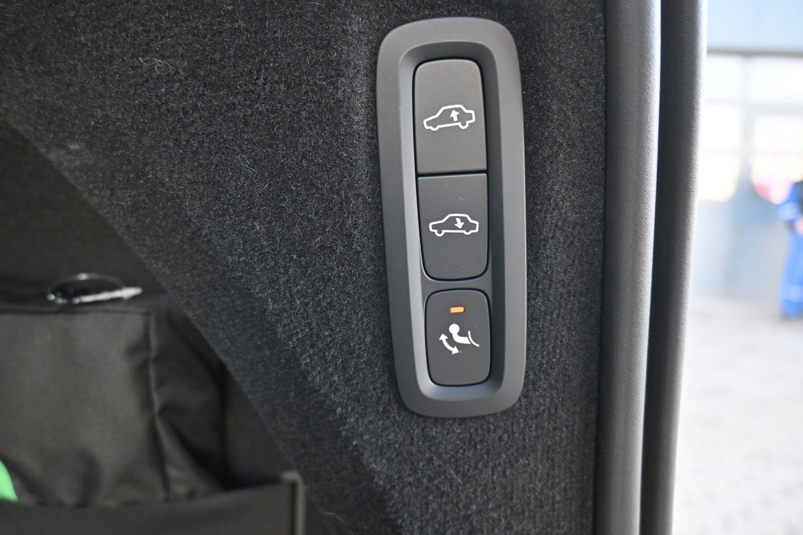 Fahrzeugabbildung Volvo XC90 T8 AWD Ultra Dark*STDHZG*360**LUFT*B&W*22"